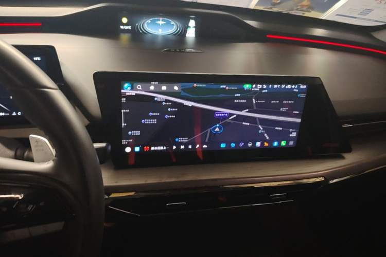 Used CHANGAN OSHAN Z6 2022 Blue Whale 1.5T DCT Smart Navigation Model
