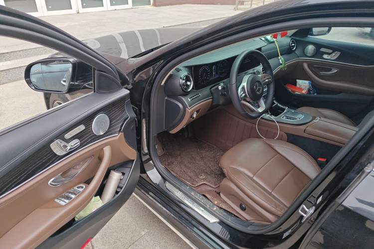 Used Mercedes-Benz E-Class 2020 Restyled E 300 L Sport Exclusive Edition Driver Seat