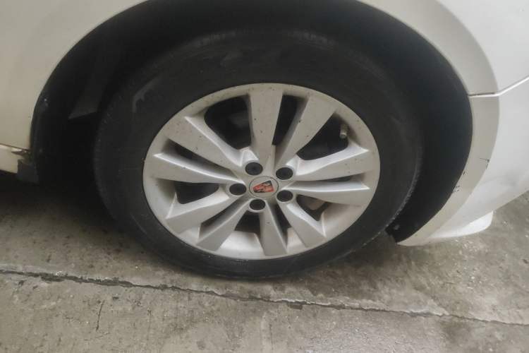 Used Roewe 360 2015 1.5L Automatic Luxury Edition Right Front Wheel Hub