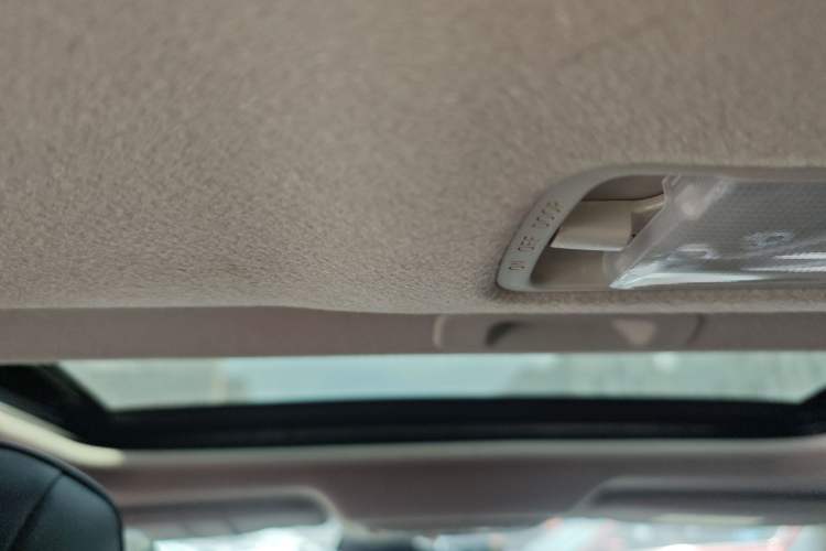 Used Nissan Sylphy 2019 1.6XV CVT Smart Connect Luxury Edition China V Standard Headliner