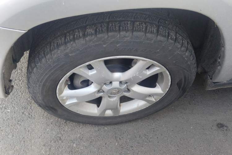 Used Toyota RAV4 2011 2.4L Automatic 4x4 Luxury Edition Left Front Wheel Hub