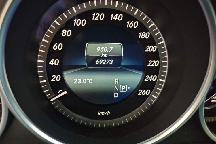 Used Mercedes-Benz E-Class 2015 E 200 L
