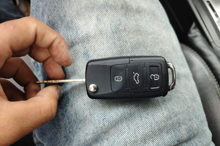 Used Mitsubishi Lancer EX 2010 ZhiShang Edition 1.8L CVT Luxury Model Vehicle Key