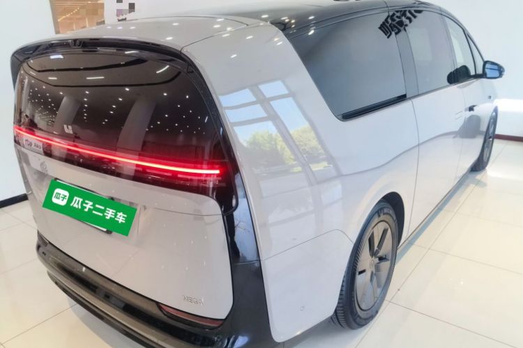 Used Li Auto MEGA 2024 Ultra Model
