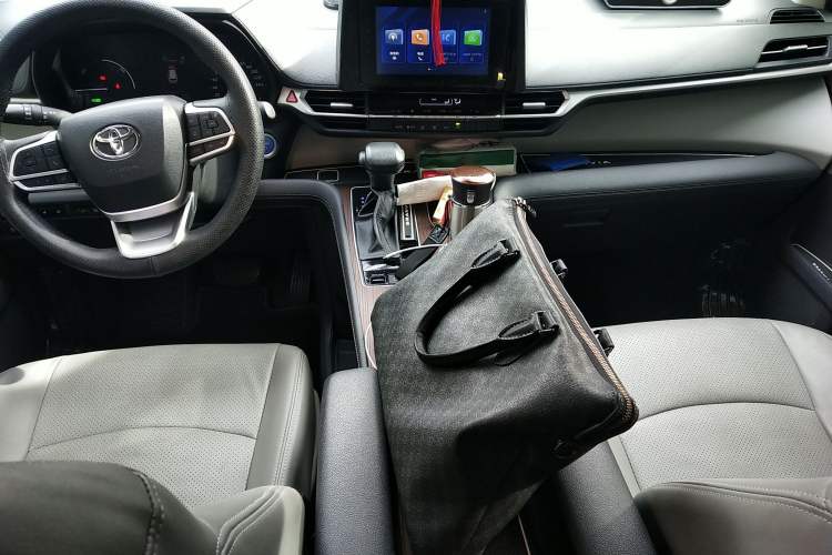 Used Toyota SIENNA 2023 2.5L Hybrid Comfort Edition