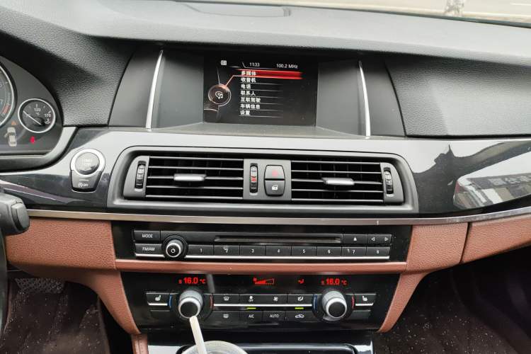 Used BMW 5 Series 2017 520Li Elegant Edition
