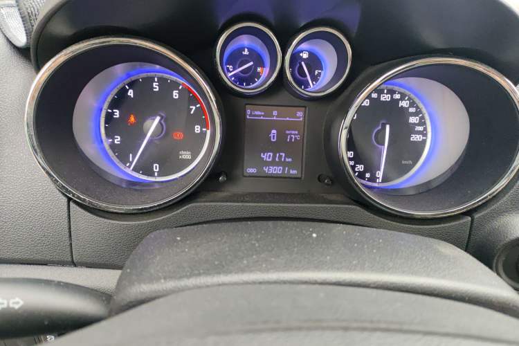 Used CHANGAN CS35 2016 1.6L Manual Luxury Model China IV Standard