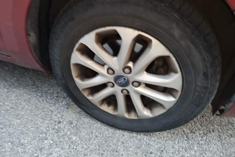 Used Ford Focus 2013 Hatchback Classic 1.8L Automatic Base Model Right Front Wheel Hub