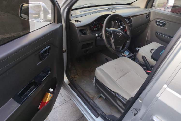 Used Wuling Rongguang V 2019 1.5L Standard Version China VI LAR