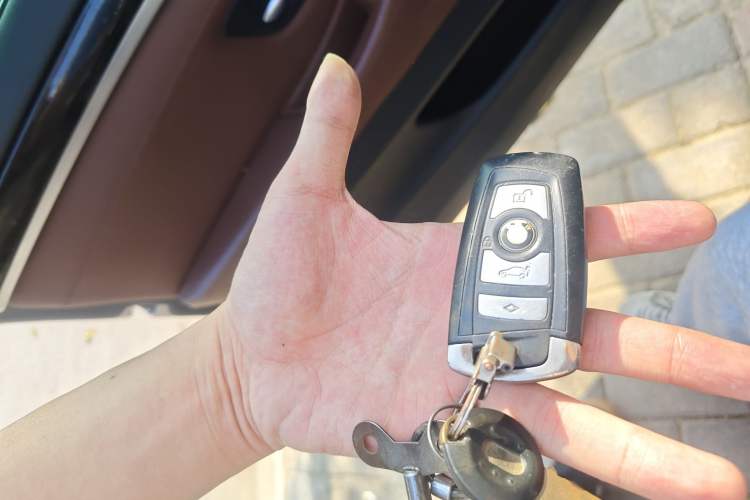 Used BMW 5 Series 2014 528Li Luxury Design Package
