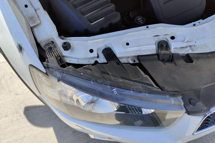 Used Chevrolet Captiva 2014 2.4L 4x4 Luxury Edition 5 Seats Exterior 3