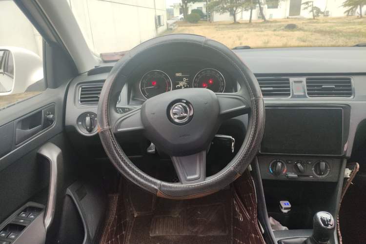 Used Skoda Rapid Spaceback 2016 Revised Version 1.6L Manual Front-Drive Edition