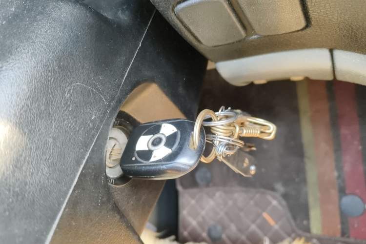 Used FORTHING Lingzhi 2013 M3 1.6L 7-seat Standard Model