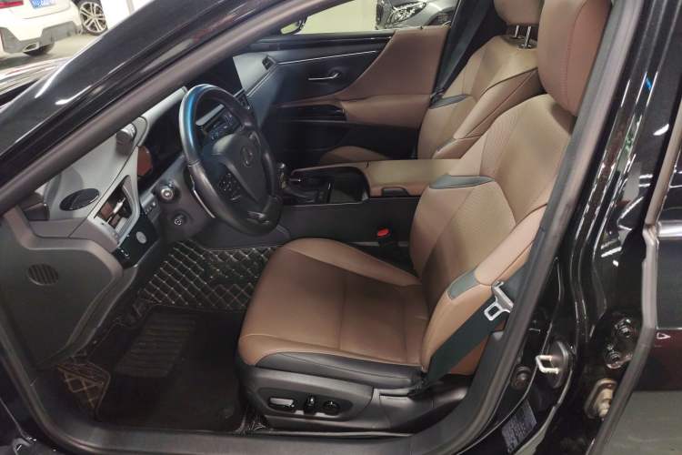 Used Lexus ES 2023 200 Excellence Edition