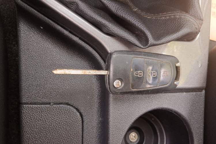 Used Great Wall Wingle 5 2017 2.4L European Version Gasoline Two-Wheel Drive Entry-Level Big Double Cab 4G69S4N
