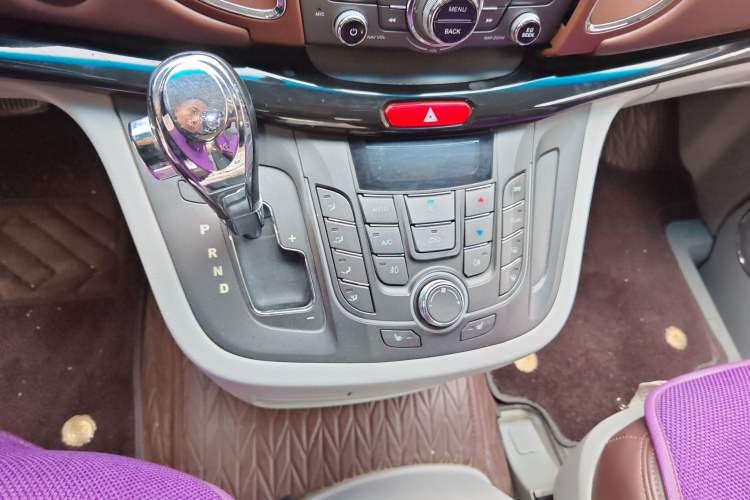 Used JAC Refine M5 2016 2.0T Gasoline Automatic Business Edition
