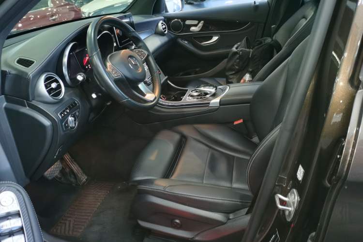 Used Mercedes-Benz GLC 2017 GLC 260 4MATIC Luxury Model
