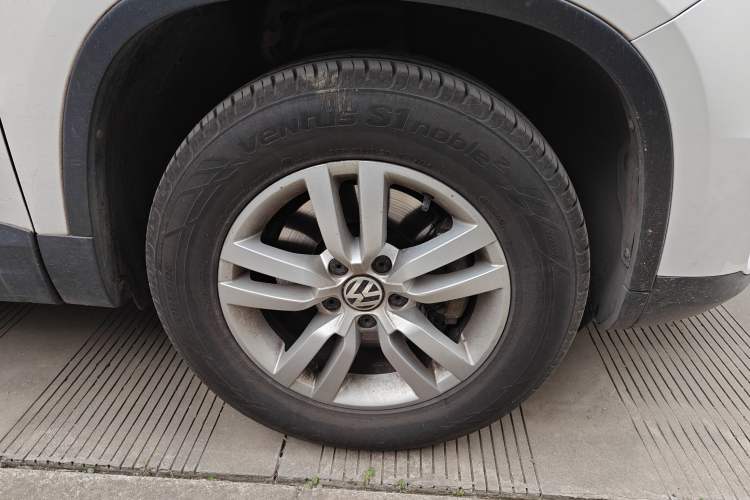 Used Volkswagen Tiguan 2013 1.8TSI Manual Two-Wheel Drive Trend Edition Right Front Wheel Hub
