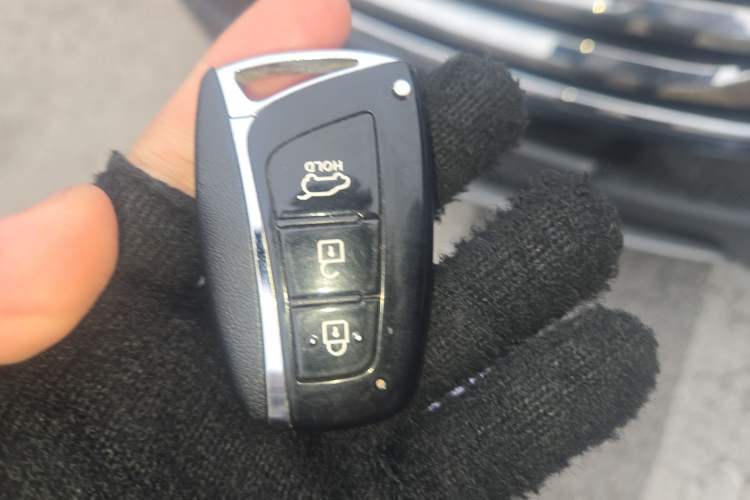 Used Hyundai Santa Fe 2013 2.0T Automatic All-Wheel Drive Top Trim
