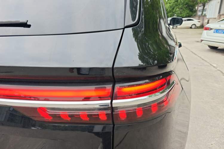 Used Geely Auto Monjaro L 2023 2.0TD High-Power Automatic Two-Wheel Drive Flagship Version Right Rear Taillight