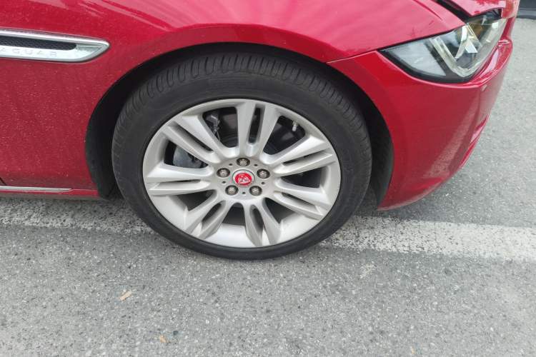 Used Jaguar XEL 2018 2.0T 200 PS Premium Edition Right Front Wheel Hub