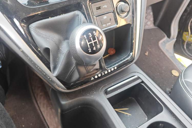 Used JAC Refine M3 2022 1.8L 7-seat Standard Edition Gear Lever