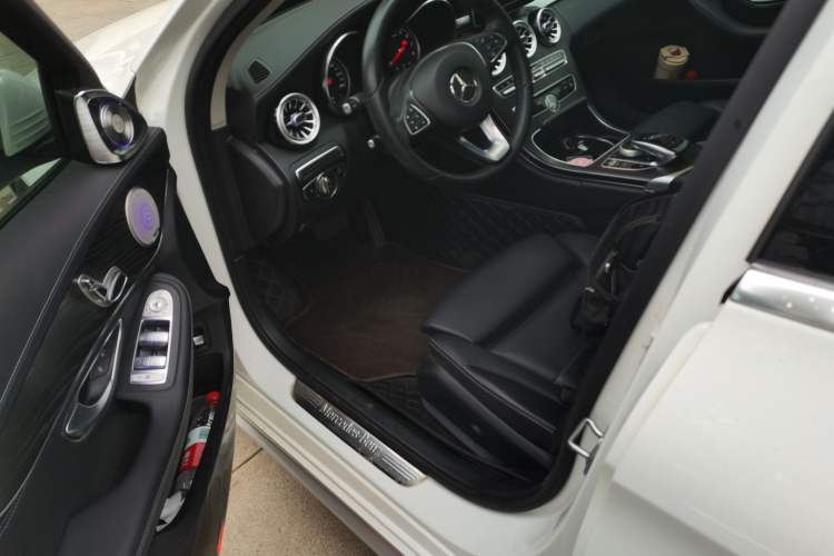 Used Mercedes-Benz C-Class 2018 C 180 L Fashion Edition Sport Version Left Front Seat