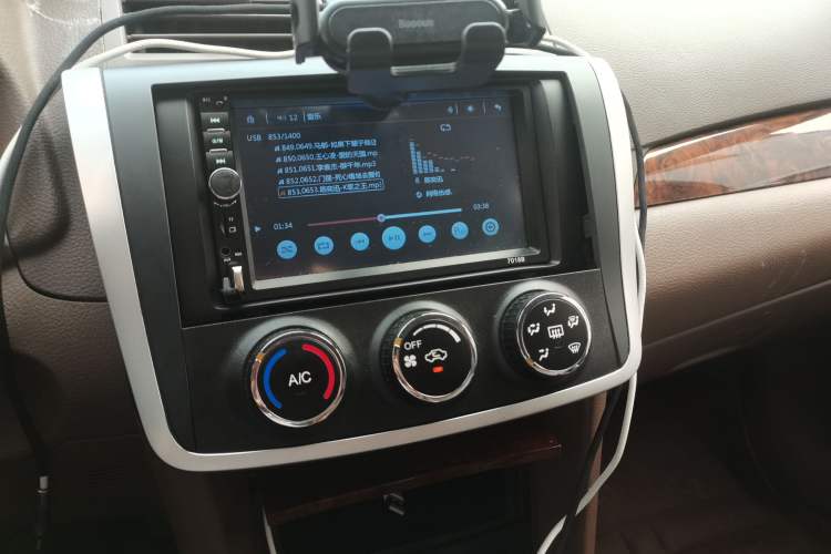 Used Zotye Z300 2014 1.5L Urban Edition Manual Luxury Model
