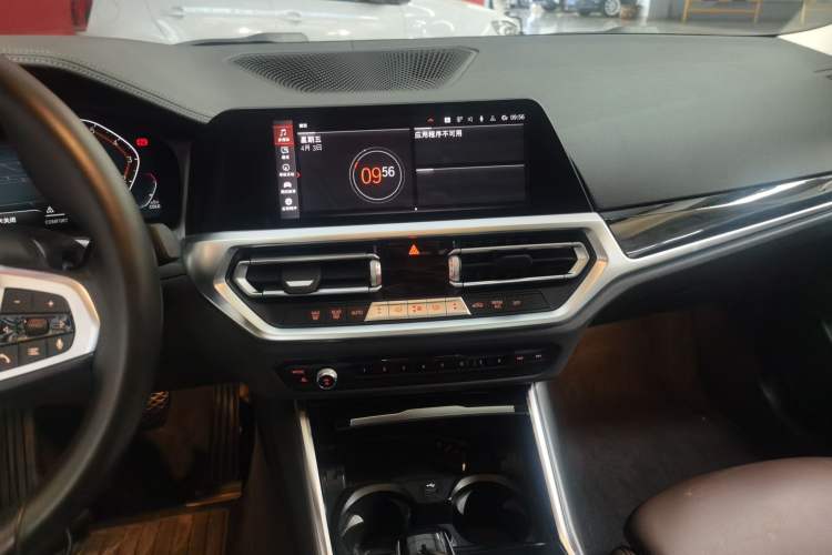 Used BMW 3 Series 2022 320Li M Sport Package Audio And AC Panel