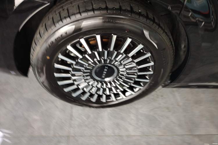 Used Zeekr 009 2024 7-Seater Walk-Through Version Four-Wheel Drive 108 kWh Exterior 5