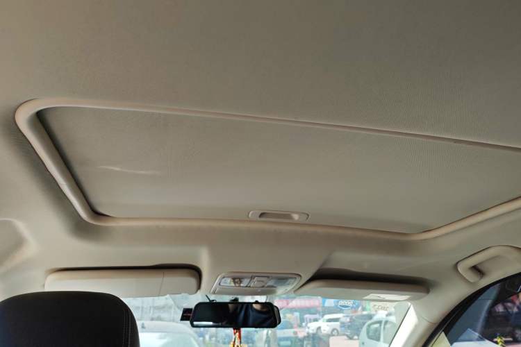 Used Dongfeng Fengon 580 2017 1.8L Manual Comfort Model Headliner