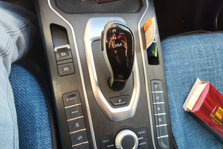 Used Wey VV5 2020 1.5T Two-Wheel Drive Color Pioneer