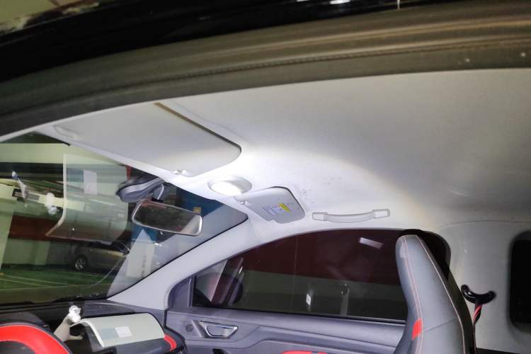 Used Chery New Energy Boundless Pro 2022 301km "WoW" Edition Lithium-Ion Battery Headliner