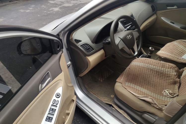 Used Hyundai Verna (older generation) 2010 Sedan 1.4L Manual Comfort GS