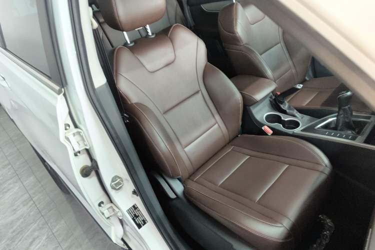 Used FORTHING T5 2022 Grand Edition 1.6L Manual Dream-Chasing Five-Seat Model Right Front Seat