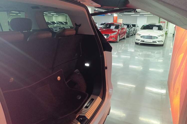 Used SAIC MAXUS G70 2024 2.0T Automatic Luxury Edition 7 Seats Trunk