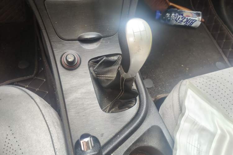 Used GAC Trumpchi GA3S Vision 2014 1.6L Manual Luxury Edition Gear Lever