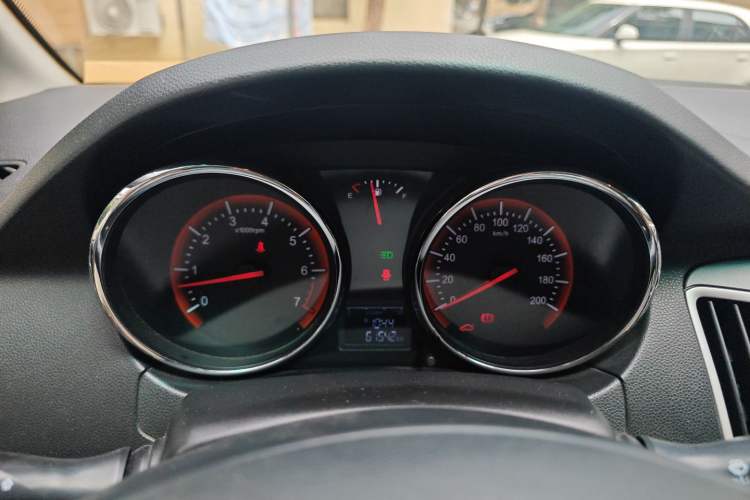 Used Cowin C3R 2015 1.5L Manual Gold Diamond Edition
