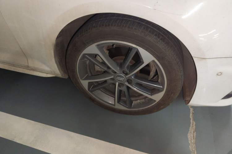 Used Audi A4L 2019 40 TFSI Fashion Version China V