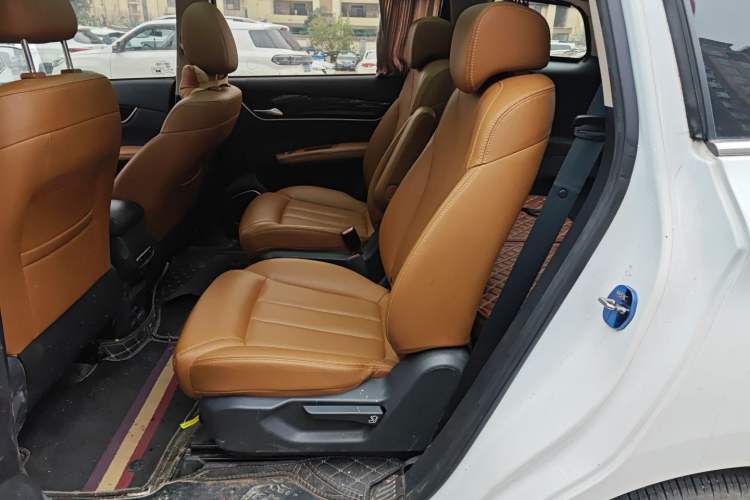 Used BYD Song MAX 2018 1.5T Automatic Smart Connect Elite Model with 6 Seats