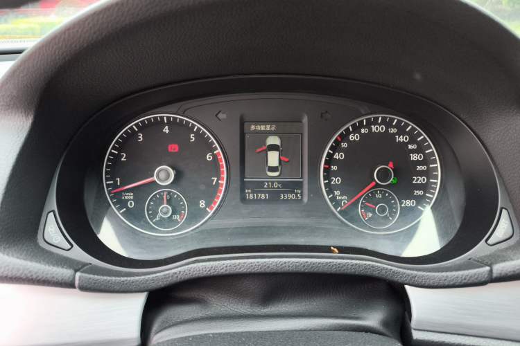 Used Volkswagen Passat 2014 1.8TSI DSG Prestige Navigation Edition Instrument Cluster