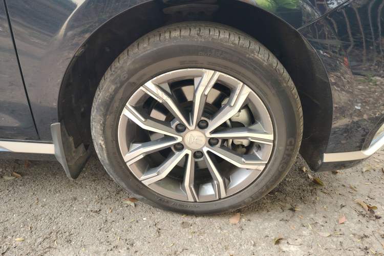 Used BYD Song MAX 2021 Upgraded Model 1.5T Automatic Prestige 6-Seater Right Front Wheel Hub