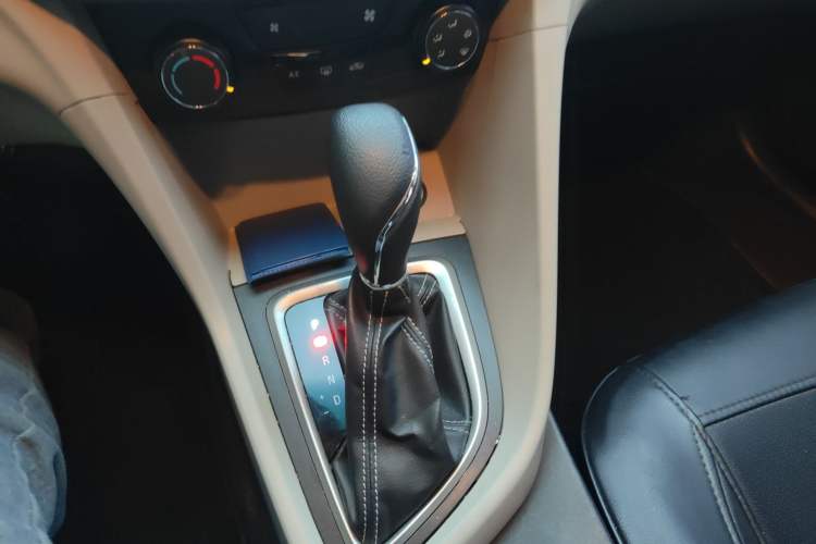 Used Buick GT 2016 15N Automatic Elite Edition Gear Lever