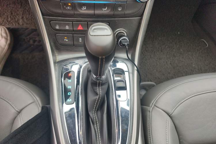 Used Chevrolet Malibu 2014 2.0L Automatic Luxury Edition Gear Lever