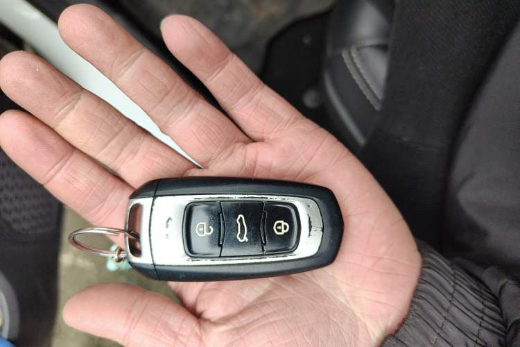 Used Geely Auto Vision X3 2019 Upgraded Model 1.5L CVT Elite Version Vehicle Key