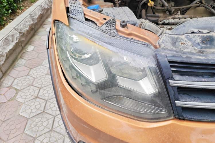 Used Dongfeng Fengon 360 2015 1.3T Diesel Manual Luxury 7-Seater Right Front Headlight