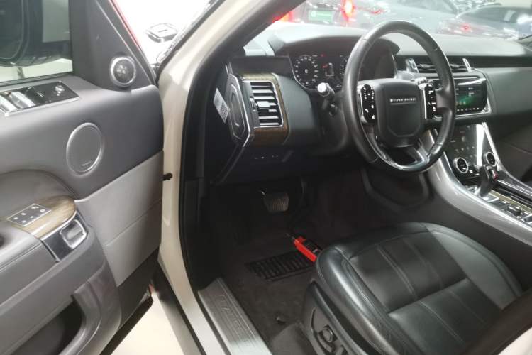 Used Land Rover Range SportNew Energy 2018 P400e Interior 3