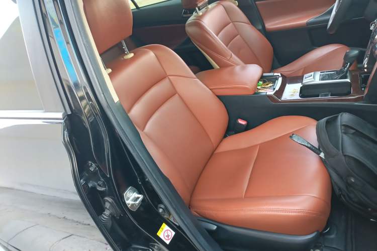 Used Toyota Reiz 2013 2.5S Elite Edition Right Front Seat