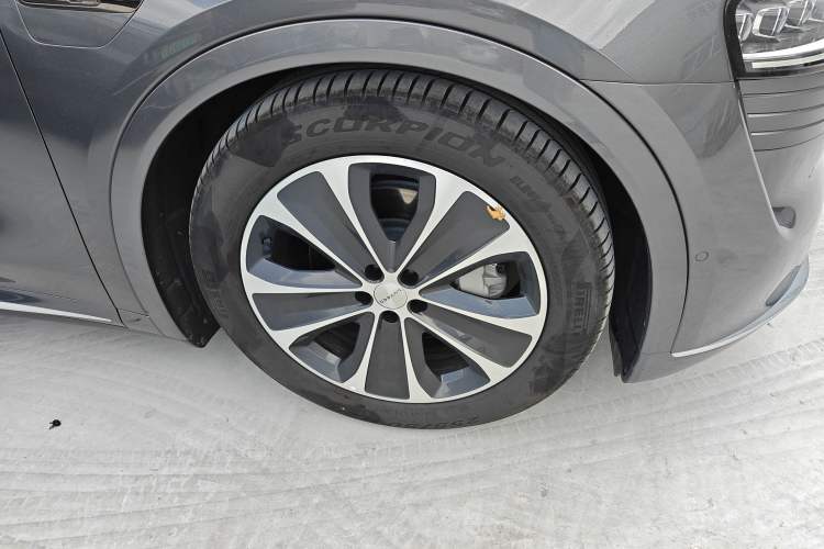 Used Hima Luxeed R7 2025 Range-Extended Version 251 km Max
