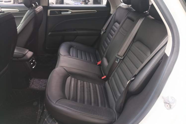 Used Ford Mondeo 2013 2.0L GTDi 200 Luxury Model Left Rear Seat